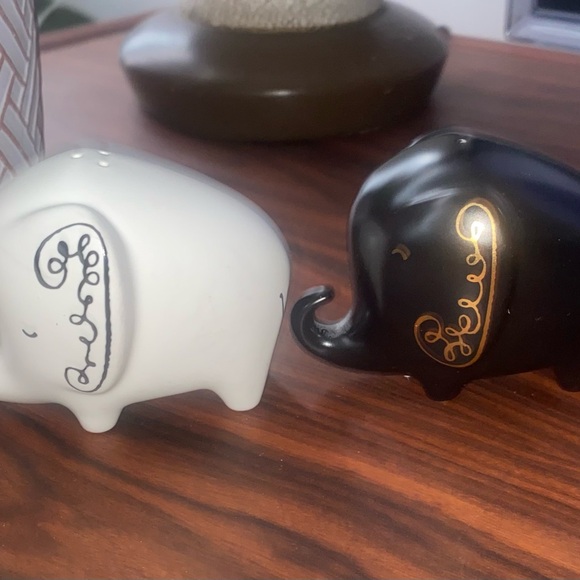 Kate Spade Lenox Salt Pepper Shakers Set Woodland Park Elephants White Black - Picture 4 of 8